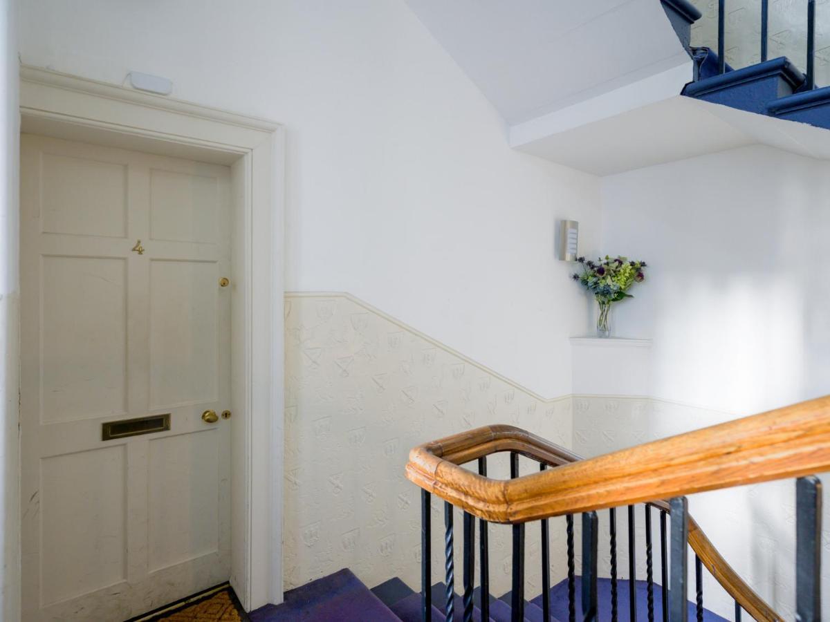 Pass The Keys Historic Ramsay Garden Apt With Balcony Views Edinburgh Exterior photo